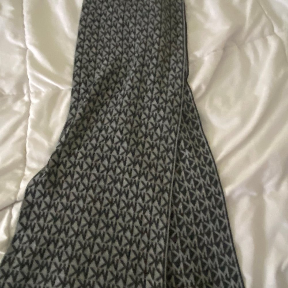 Michael Kors Scarf - Picture 2 of 2